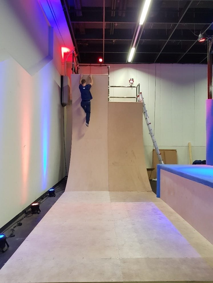 Warped Wall im Ninja Warrior Park