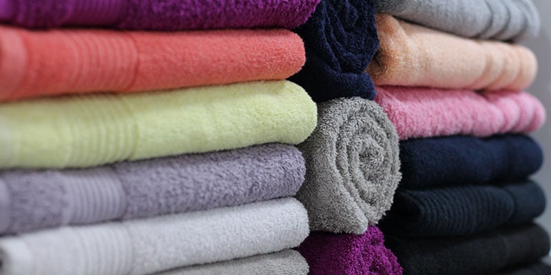 Handtücher und Co sind ein wichtiger Bestandteil der Massagepraxisausstattung