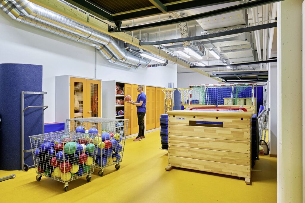 Gerätegarage in der Sporthalle