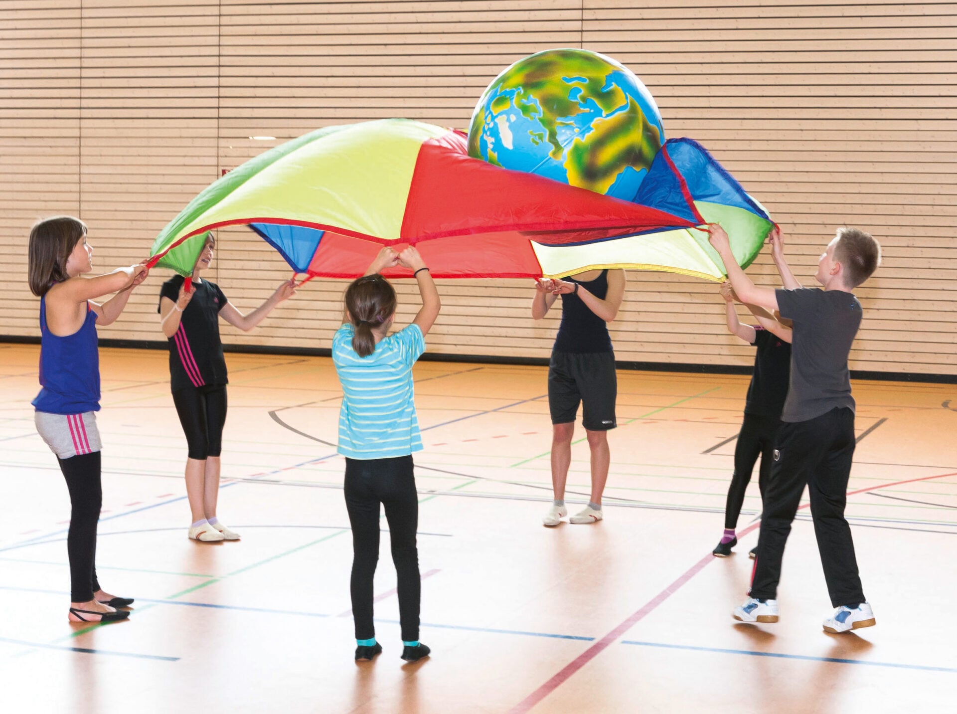 Spiele mit dem Schwungtuch | Kübler Sport Magazin