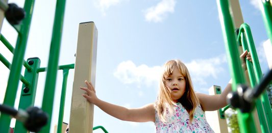 Mädchen Spielplatz