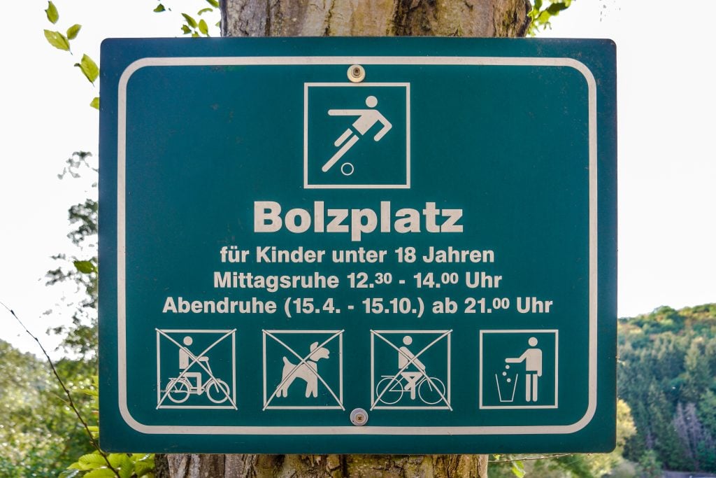 Bolzplatz Regeln