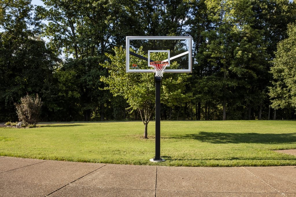 Basketballanlagen Unterschiede: Freistehende Anlage