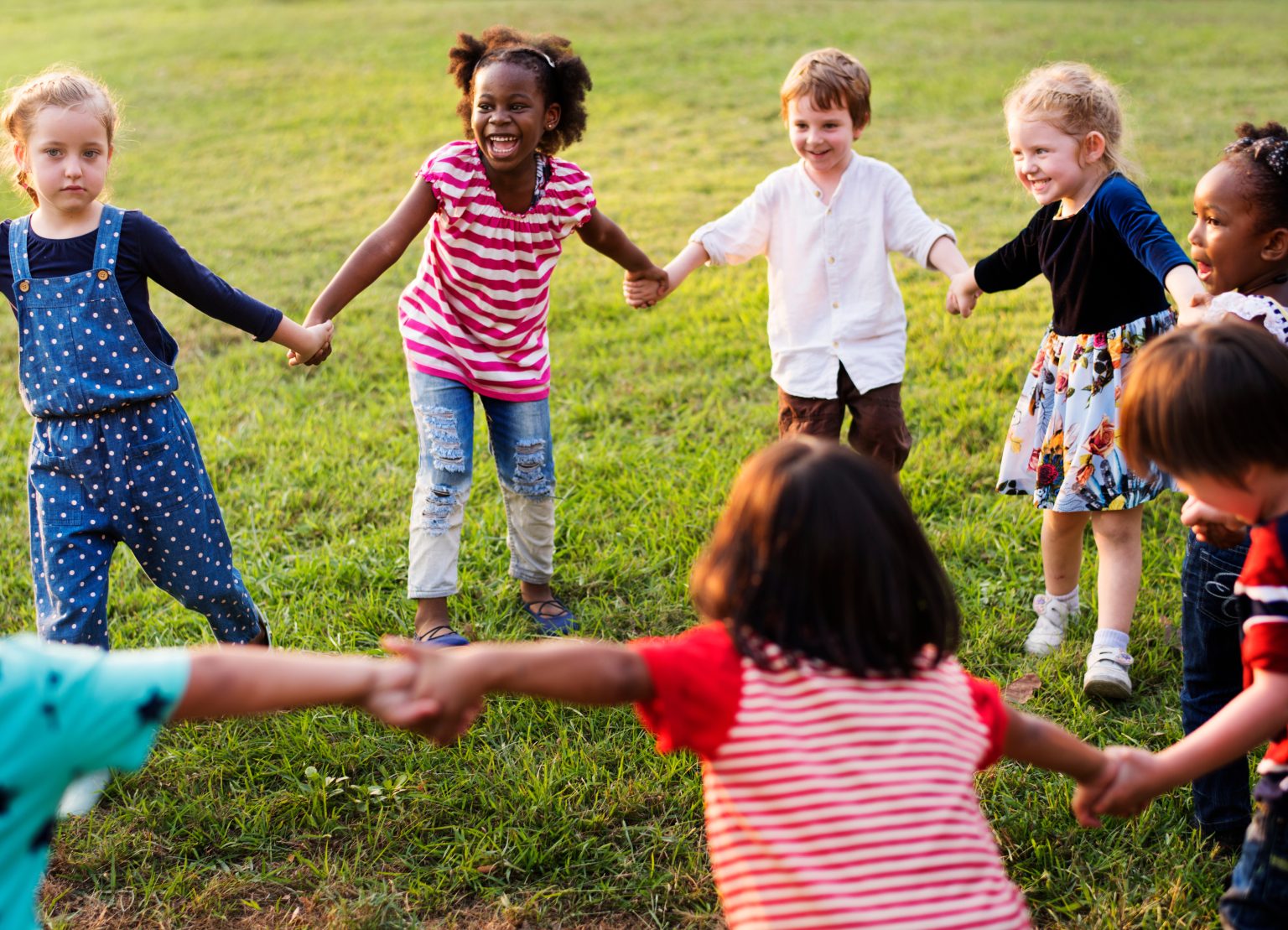  Kreisspiele im Kindergarten: Spaßige Spielideen 