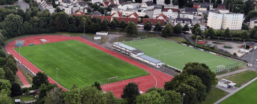 Sportplatzbedarf online kaufen bei Kübler Sport Sportplatz mit moderner Ausstattung für Training, Wettkampf und Freizeitaktivitäten