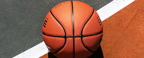 Streetball Ball online kaufen im Kübler Sport Onlineshop Streetball Ball für Outdoor-Basketball auf dem Freiplatz vor Basketballkorb, geeignet für Training und Turniere