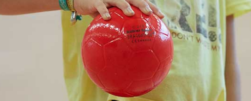 Vielseitiger Elefantenhautball für Sport, Schule und Freizeit: robust und griffig, ideal als Schaumstoffball und Softball