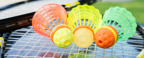Crossminton Bälle online kaufen im Kübler Sport Onlineshop Crossminton Bälle verschiedener Typen für Training, Freizeit und Wettkampf auf einem Spielfeld