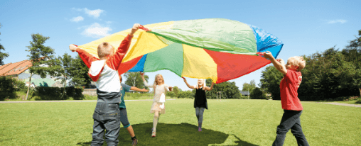 Schwungtücher für Gruppenspiele – bunt, dynamisch, kooperativ Schwungtuch-Spiele für Gruppen – gemeinsam Bewegung erleben