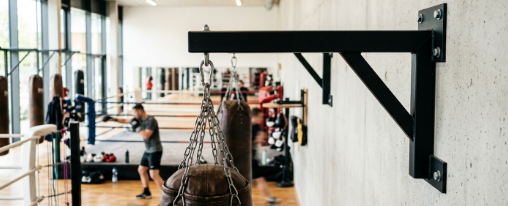 Boxsack Wandhalterung online kaufen im Kübler Sport Onlineshop Stabile Wandhalterung zur Befestigung eines Boxsacks für Kampfsporttraining