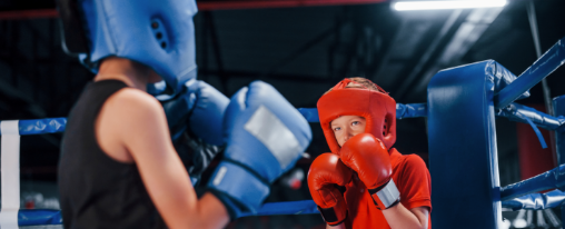 Kopfschutz fürs Boxen online kaufen im Kübler Sport Onlineshop Box-Kopfschutz für Erwachsene und Kinder im Einsatz beim Kampfsport