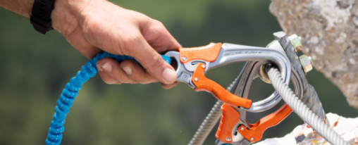 Karabiner online kaufen im Kübler Sport Onlineshop Mehrere Karabiner für Klettern und Sicherungen an Kletterausrüstung