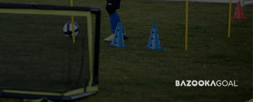 BazookaGoal für Sportvereine online kaufen – Fußball Pop-up-Tore im Kübler Sport Onlineshop Gruppentraining mit BazookaGoal Pop-up-Fußballtoren auf einem Sportplatz – ideal für den flexiblen Einsatz im Verein