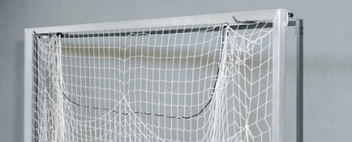 Hallenfußballtore für Teamsport in moderner Sporthalle – geeignet für Training und Wettkampf