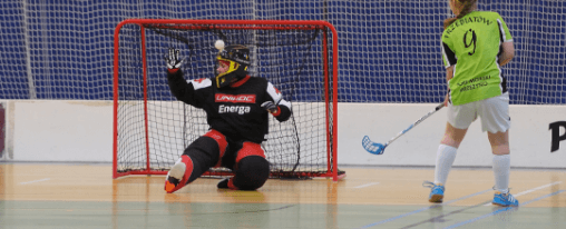 Floorball Tor online kaufen: Teamsport-Ausrüstung im Kübler Sport Onlineshop Floorball Tor für Teamsport im Einsatz auf dem Spielfeld