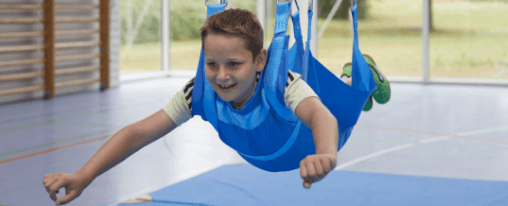 Therapiebedarf pr&auml;sentiert eine Therapieschaukel f&uuml;r Gleichgewicht, Motorik und sensorische F&ouml;rderung