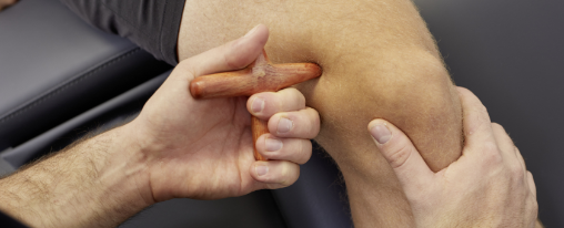 Triggerpunkt Trücker online kaufen im Kübler Sport Onlineshop Ergonomischer Triggerpunkt Drücker für die gezielte Behandlung von Muskelverspannungen in der Therapie