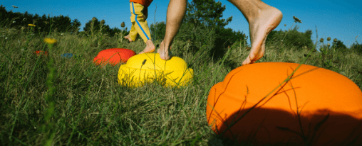 Modularer Stapelstein Balancierstege f&uuml;r Therapiebedarf im Einsatz mit Kindern