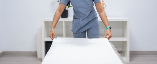 Steriles &Auml;rztekrepp als Hygieneschutz f&uuml;r Behandlungsliegen im Therapiebedarf, geeignet f&uuml;r Physiotherapie, Praxis oder Klinik