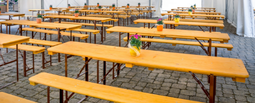 Bierzeltgarnituren für Vereine online kaufen bei Kübler Sport Mehrere hochwertige Bierzeltgarnituren mit Tischen und Bänken für Vereinsveranstaltungen im Außenbereich