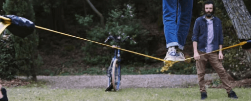Slackline für Balance und Koordination Robuste Slackline für Gleichgewichtstraining im Schul-, Vereins- oder Freizeitbereich – inklusive Spannsystem.