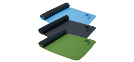 Blaue, schwarze, grüne AIREX Yogamatte nebeneinander angeordnet
