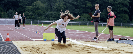 Weitsprunganlage für Schule & Verein Komplett ausgestattete Weitsprunganlage für Training und Wettkampf im Schul- oder Vereinssport.