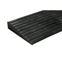 Granuflex® Fitness Sportboden Rampenprofil 20 mm, vulkanisiert