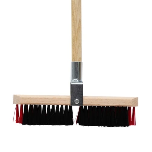 Linienbesen mit dualem Borstensystem