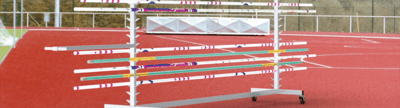 Praktisches Zubehör für Training und Wettkampf in der Leichtathletik – von Startnummern bis zu Anzeigetafeln.