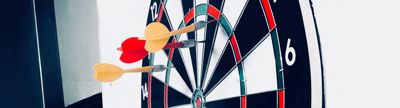 Umfangreiches Dartzubehör für Freizeitspiele: Auswahl an Dartpfeilen, Dartscheiben und Zubehör im Kübler Sport Onlineshop
