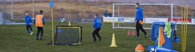 Fußballtore für Kinder auf einem Sportplatz – verschiedene Größen und robuste Bauweise