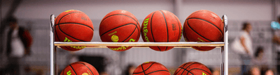 Verschiedene Basketball Trainingsbälle in unterschiedlichen Größen, Materialien und Farben für Training und Verein
