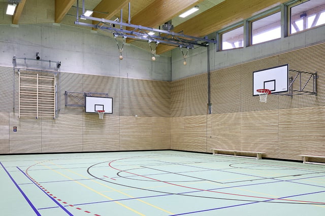 Sporthalle f&uuml;r die Hallensaison vorbereiten: Der Materialcheck zum Saisonstart | K&uuml;bler Sport