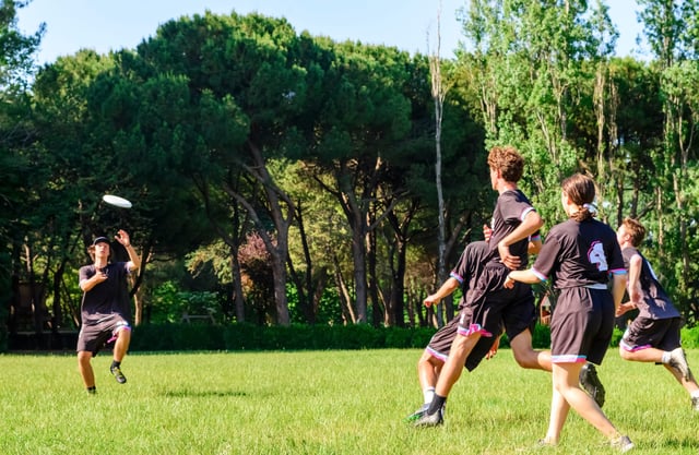 Ultimate Frisbee: So funktioniert der Teamsport | Kübler Sport
