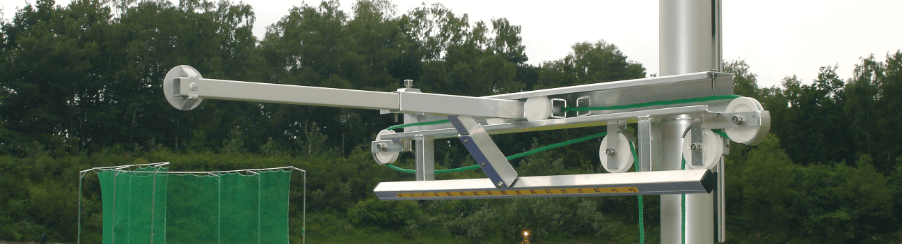 Höhenverstellbare Stabhochsprungständer mit stabiler Konstruktion – ideal für professionelles Training und Wettkämpfe im Stabhochsprung.