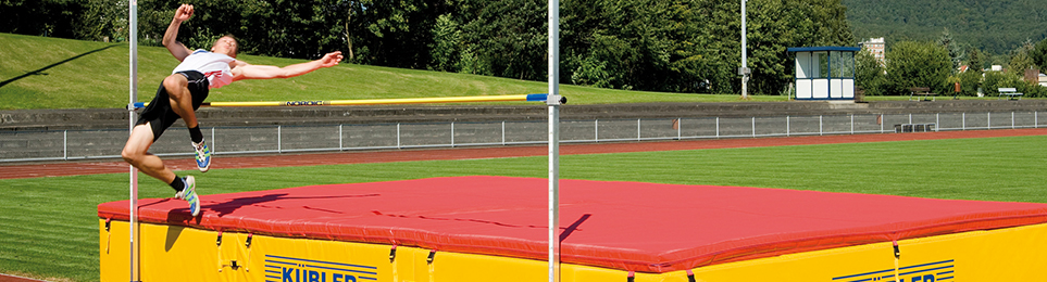 Abwurf- & Abstoßring Kugelstoßen, Diskuswurf und Hammerwurf setzen nicht nur viel Kraft voraus, sondern auch Agilität, Koordinationsfähigkeiten und Schnelligkeit. Entscheidend für das Gelingen des Versuchs ist der Abwurf, der aus dem Abwurfring erfolgt. Bei Kübler Sport finden Sie verschiedene Abwurfringe zum Einbauen für Diskus, Hammer und Kugel für Training und Wettkampf.