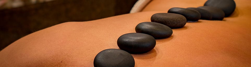 Vielfältiges Massage Zubehör für professionelle Behandlungen im Therapiebedarf