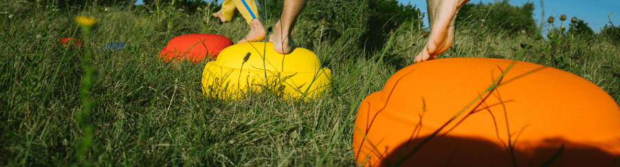 Modularer Stapelstein Balancierstege für Therapiebedarf im Einsatz mit Kindern