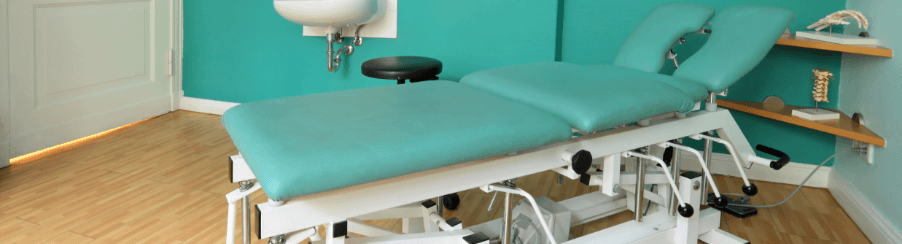 Hochwertige Extensionsliege für physiotherapeutische Praxen zur Extension und Traktion der Wirbelsäule