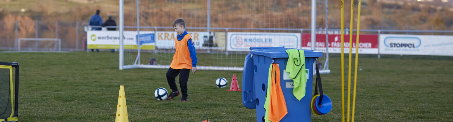 Vielseitige Leibchen in Signalfarben für Teamsport und Training im Vereinsbedarf
