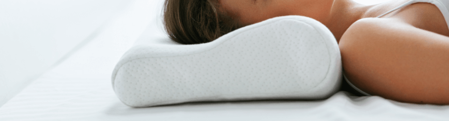 Orthopädisches Nackenkissen als Lagerungshilfe für den Therapiebedarf als ergonomische Unterstützung für Nacken und Wirbelsäule