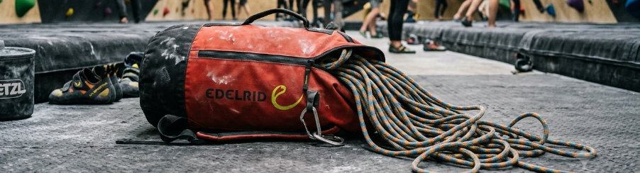 Robuster Seilsack zur Aufbewahrung und zum sicheren Transport von Kletterseil und Kletterausrüstung in der Halle
