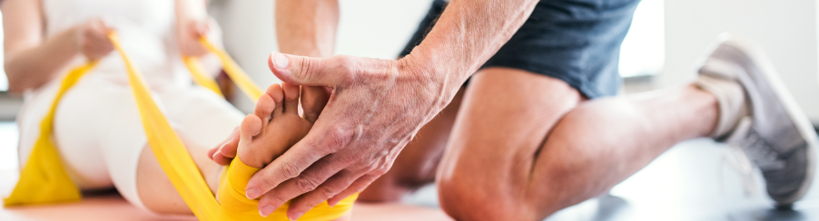 Therapiebänder für gezielte Muskelkräftigung, Beweglichkeit und Rehabilitation in der Physiotherapie