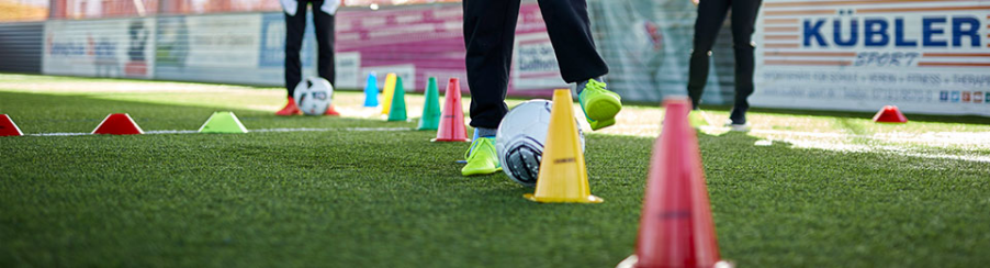 Große Auswahl an Trainingsbedarf für Vereine: Trainingshilfen, Markierungskegel und Koordinationsgeräte für Mannschaftstraining